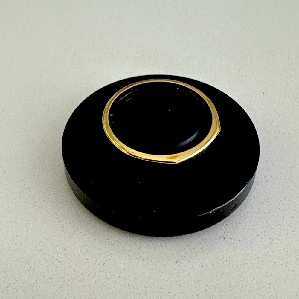 Oura Ring Gen3 Size 12. Used. The bottom of ring has scratches from use.